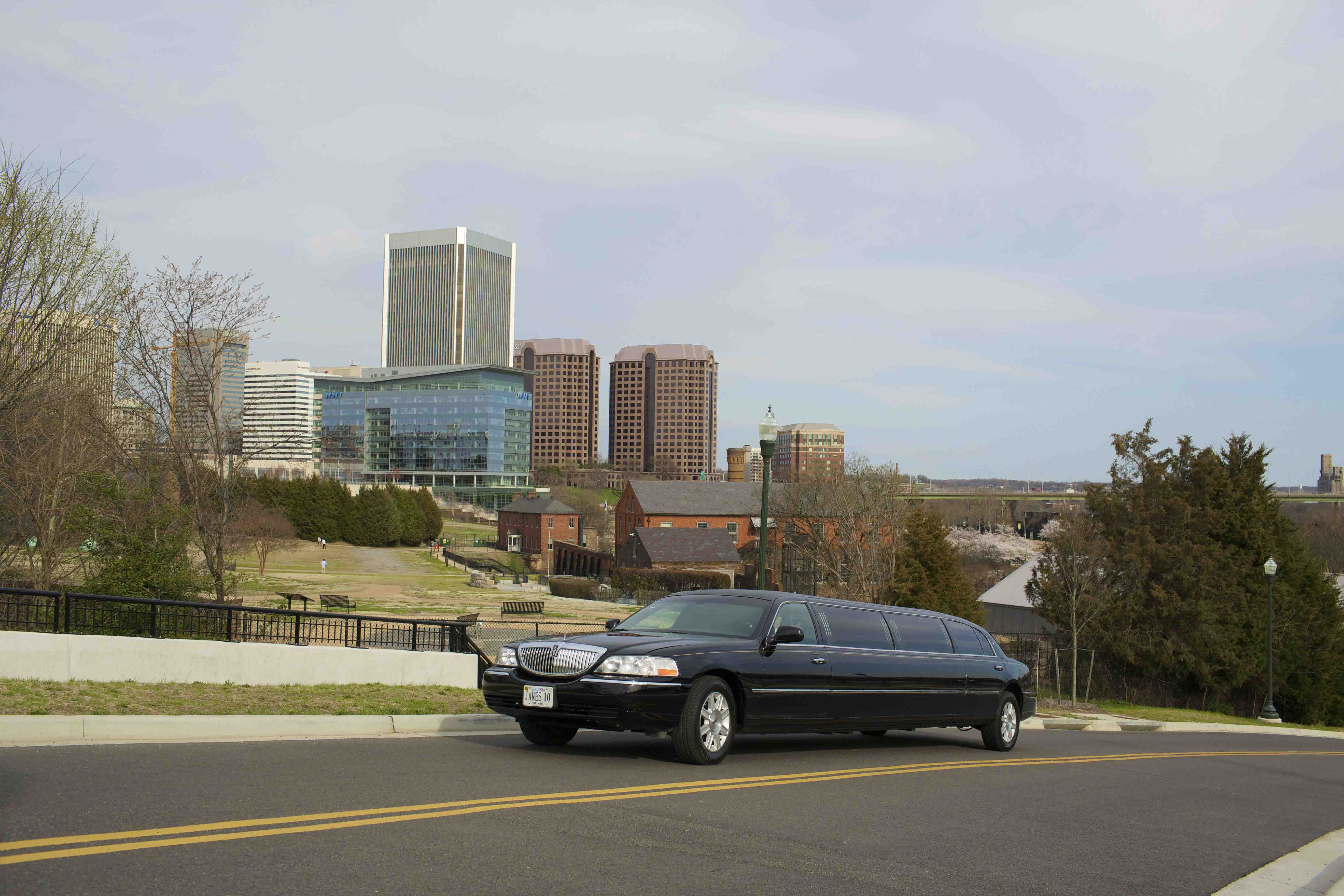 Limousine Coach (26 Passengers) | James Limousine Richomnd | Car