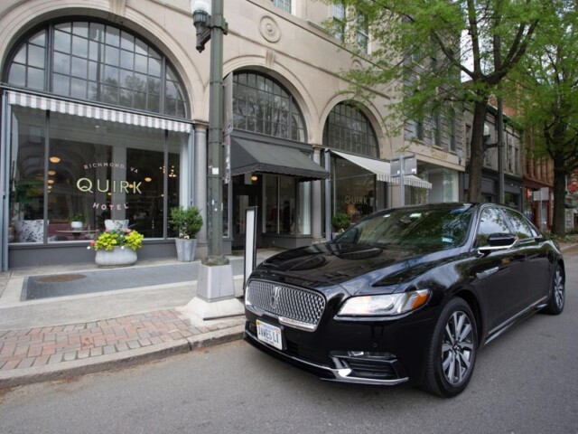 Luxury Sedan (Lincoln Continental) 4