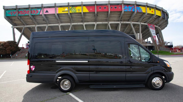 Sprinter Van (Ford) 2