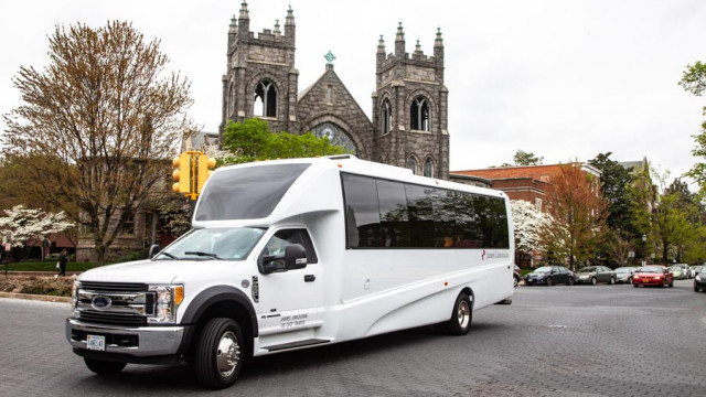 Executive Mini Coach (White) 4